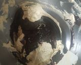 صورة لخطوة 4 من وصفة الكيكة الرخامية