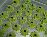 Foto langkah ke 5 dari resep Semprit Pandan (tepung kanji).