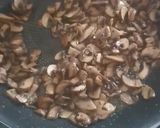 Kedvenc gombás rizottóm recept fázis 3 fotója