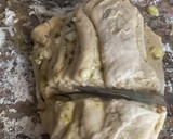 Foto del paso 5 de la receta: Pan de ajo y perejil 🧄