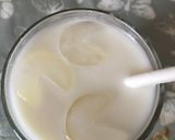 A picture of step 2 of Sweet yoghurt drink.