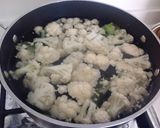 Foto del passaggio 1 della ricetta Linguine Rigate con cavolfiere e zafferano