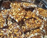 શીંગદાણા ની ચીકી (Shingdana Chiki Recipe In Gujarati) રેસીપી સ્ટેપ3ફોટો