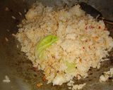 Foto langkah ke 4 dari resep Nasi goreng simple.