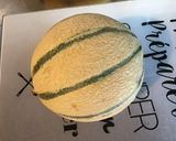 Une image de l'étape 3 de Salade de melon et banane aux fruits du jardin.