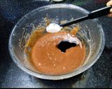 A picture of step 4 of Bournvita Biscuit Cake.