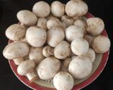 A picture of step 1 of Mushroom potato biryani.