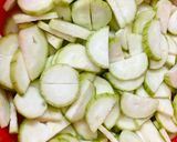 Hình bước làm 1 của món Canh Mướp Nấu Mọc