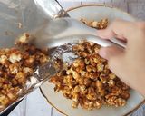 Foto langkah ke 6 dari resep Popcorn Caramel Ala Cinema 21 yang Mudah dan Enak.