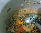 A picture of step 4 of Dal palak.