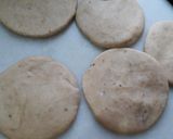 सत्तू की क्रिस्पी पूरी (Sattu ki crispy puri recipe in hindi) रेसिपी चरण 6 फोटो