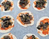 Foto del paso 7 de la receta: Crema de setas y mini pizza de hojaldre