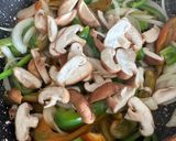 Foto del paso 3 de la receta: Noodles con ternera y wok de verduras picante