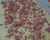 Foto langkah ke 3 dari resep Smoked Beef Cheese Roll Bread.