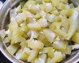 A picture of step 1 of Lauki ka halwa.