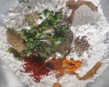 धनिया पत्ती की मसाला भाखरी (dhaniya patte ki masala bhakri recipe in hindi) रेसिपी चरण 1 फोटो