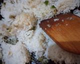 Foto langkah ke 2 dari resep Nasi goreng kencur daun kemangi.