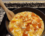 Foto del paso 7 de la receta: Tortilla de boniato con queso feta