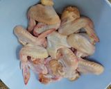 A picture of step 1 of Garlic chicken wings with paramesan cheese in airfryer.