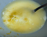 Foto del paso 1 de la receta: El bizcocho de yogur como el de mi madre
