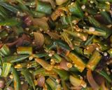 A picture of step 3 of Onion masala bhindi.