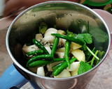 Green chicken gravy (கீரீன் சிக் கன் கிரேவி) ரெசிபி ஸ்டேப் 2 புகைப்படம்