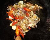 Foto langkah ke 1 dari resep Tumis bayam sederhana.