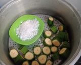 Foto langkah ke 2 dari resep Urap Pisang.