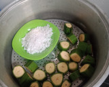Foto langkah ke 2 dari resep Urap Pisang.
