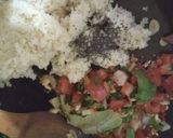 Foto langkah ke 3 dari resep Spicy Fried Couscous with Chia Seed.