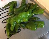 Une image de l'étape 5 de Filets de lieu noir aux oignons, poivrons et anis vert.