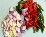 Foto langkah ke 2 dari resep Sambel Tauco + Lalaban Daun Jambu Mete.