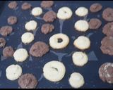 A picture of step 6 of Danish cookies.