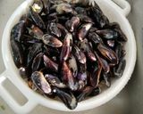 Une image de l'étape 1 de Moules marinières.
