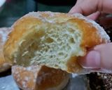 Foto langkah ke 4 dari resep Donat Maizena.