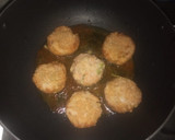 மீதமான இட்லியில் கட்லட் ரெசிபி ஸ்டேப் 7 புகைப்படம்