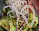 Foto del paso 4 de la receta: Ensalada de Frutilla y Palta