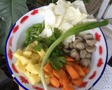 Foto langkah ke 1 dari resep Sayur sop simple bahan minim.