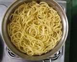 Foto langkah ke 1 dari resep Mie Goreng Sayur.