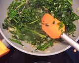 Foto del paso 1 de la receta: Tortilla de espinacas con queso