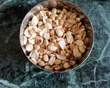 गुड़ की चिक्की (gur ki chikki recipe in Hindi) रेसिपी चरण 2 फोटो
