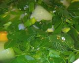 Foto langkah ke 4 dari resep Sayur bening kelor.