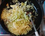 Foto langkah ke 4 dari resep Yakisoba (Mie Goreng Jepang) (🇯🇵) 焼きそば.