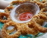 Foto langkah ke 4 dari resep Crispy Onion Rings.