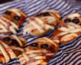 Foto del paso 6 de la receta: Patatas-pizza momia para Halloween 👻