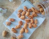 Foto langkah ke 4 dari resep Kue Garpu Manis / Biji Ketapang Renyah #KamisManis.