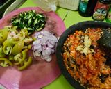 Foto langkah ke 2 dari resep Tetelan Sapi & Tomat Ijo Masak Kecap Pedas.