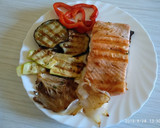 Foto del paso 2 de la receta: Salmón con verduras a la plancha