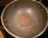 A picture of step 1 of Aloo mater dry veg masala.
