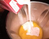 A picture of step 2 of Mango strawberry yogurt smoothie.